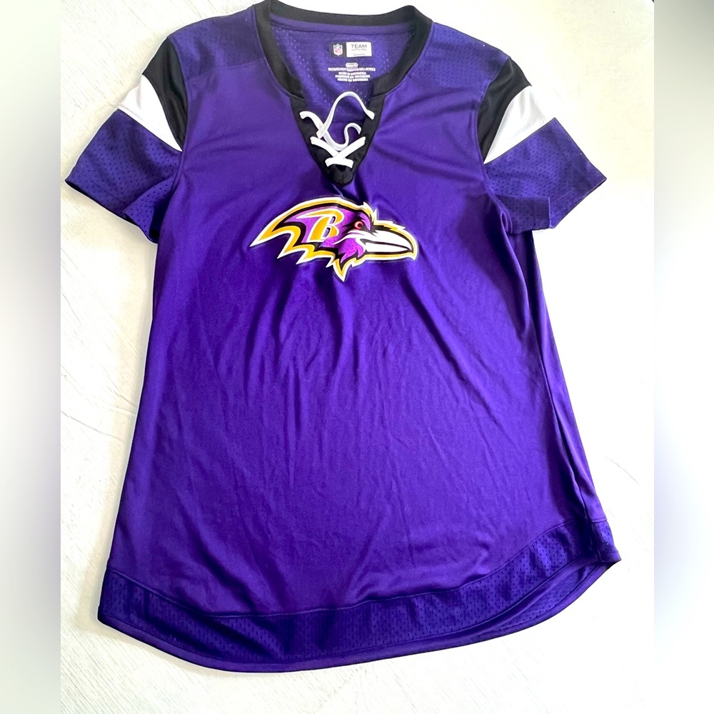 Women’s ravens shirt size medium - worn twice
